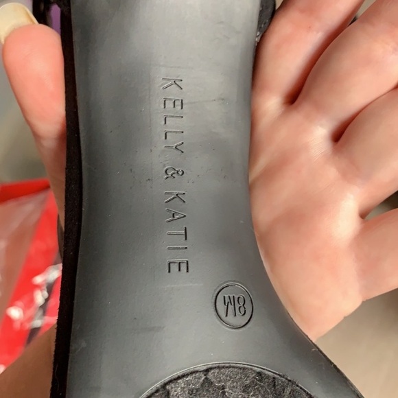 Kelly & Katie Conradd 8M New - Picture 15 of 15